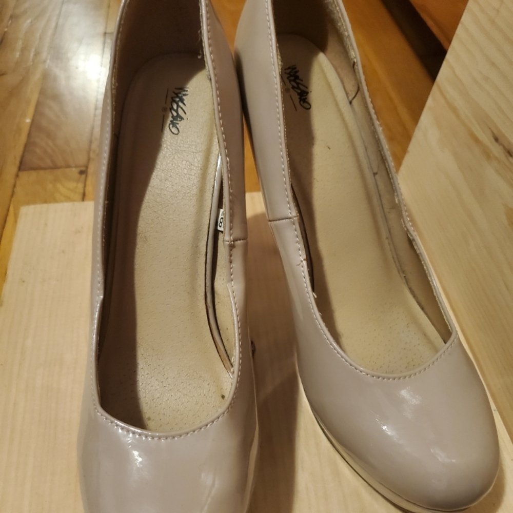 Tan heels